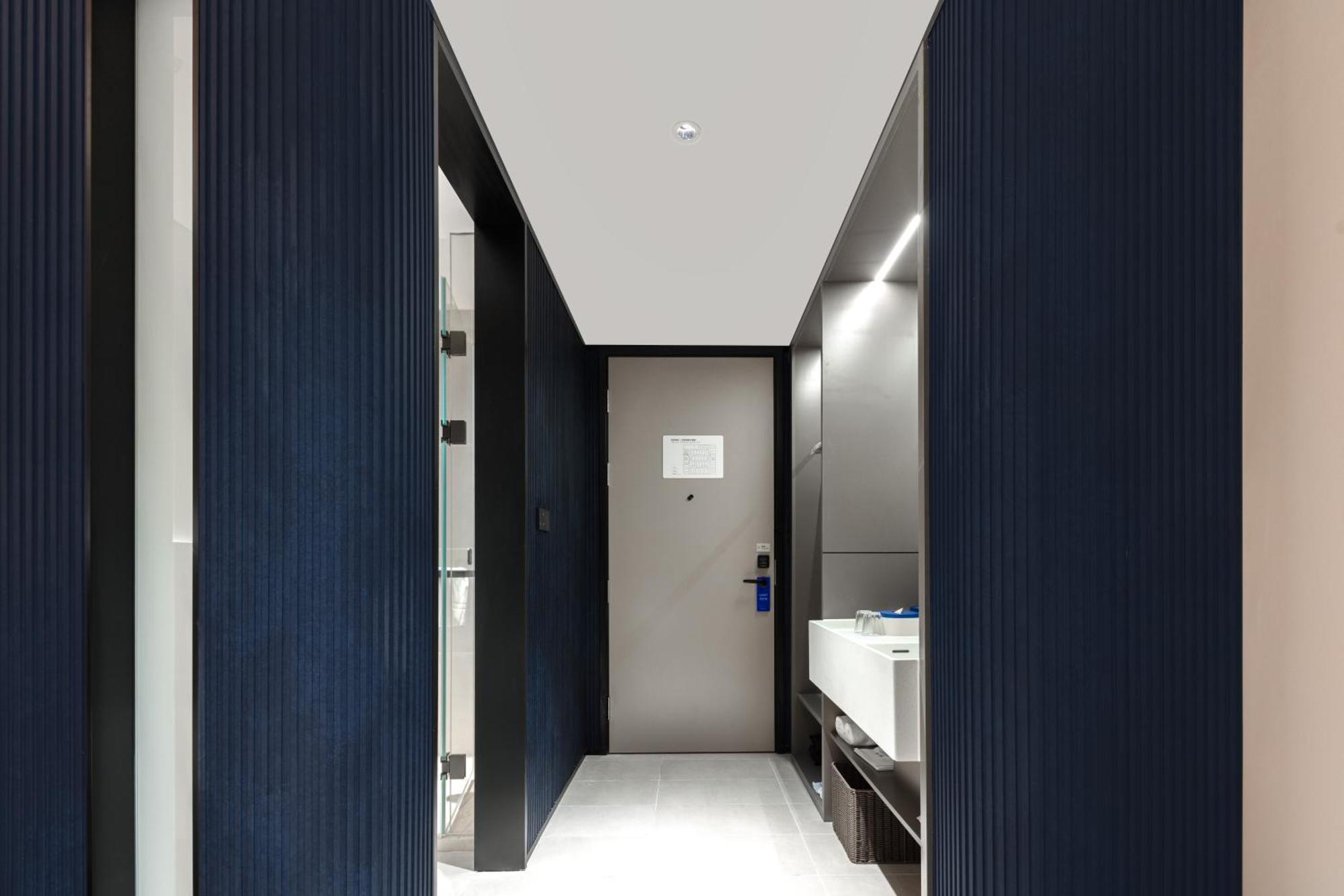Hotel Atour Light On The Bund Nanjing Road -freemini Bar And Free Night Snacks 4*